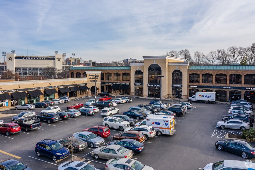 More Photos Of 2817 West End Ave, Nashville Storefront For Lease
