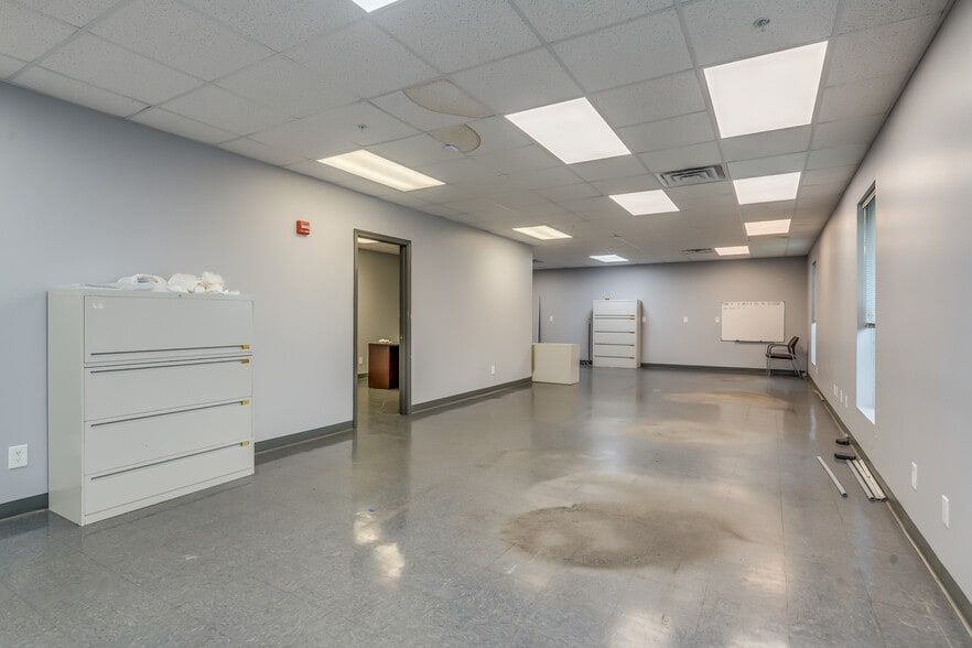 More Photos Of 371 G and S Rd, Prattville Warehouse For Lease