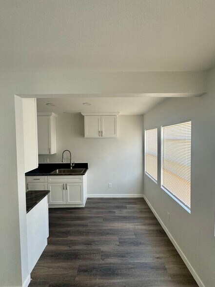 More Photos Of 3914 S Normandie Ave, Los Angeles Apartments For Sale