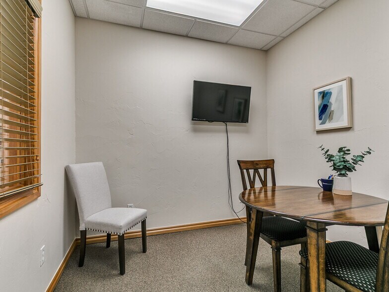 More Photos Of 2326-2350 N Interstate Dr, Norman Office For Sale