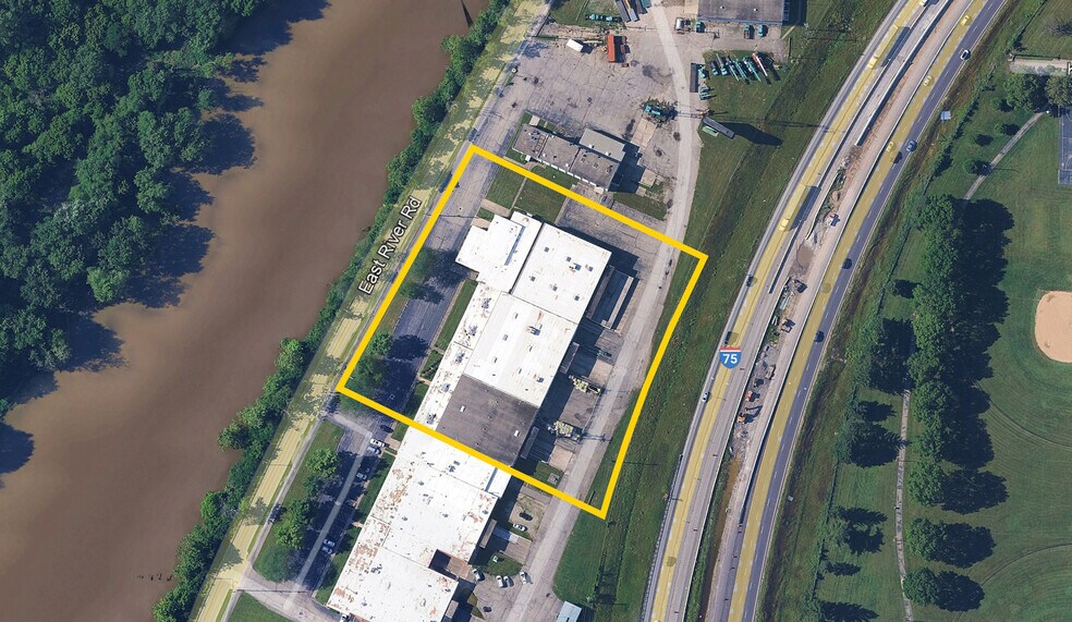 Primary Photo Of 3040 E River Rd, Moraine Showroom For Sale