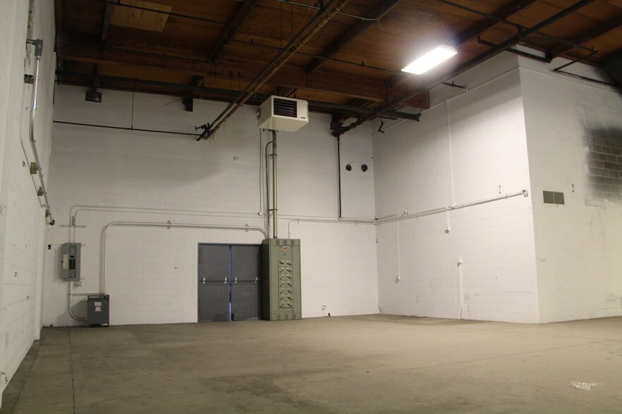 More Photos Of 6700-6800 NE 59th Pl, Portland Warehouse For Lease