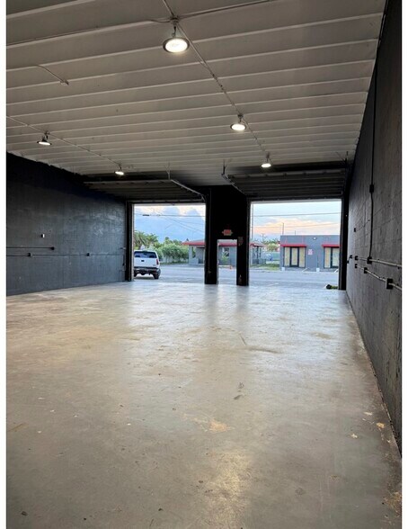 More Photos Of 5960-5992 SW 23rd St, West Park Showroom For Sale