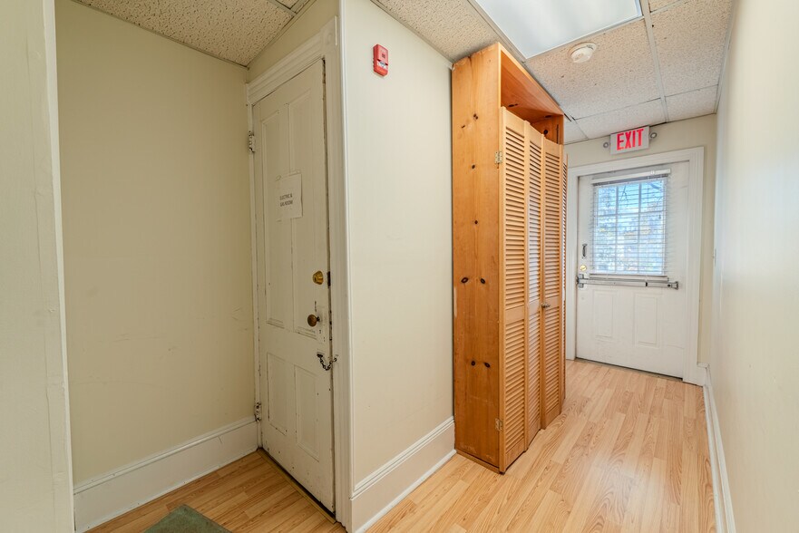 More Photos Of 177 W High St, Somerville Medical For Sale