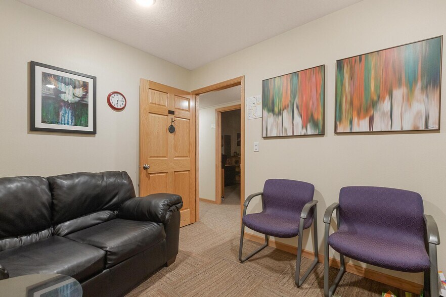 More Photos Of 307 E Main St, Knoxville Storefront Retail Residential For Sale