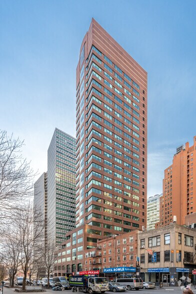 More Photos Of 40 Fulton St, New York Office For Lease