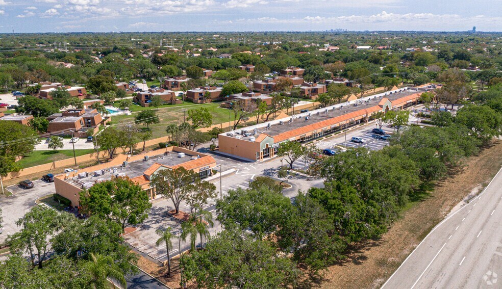 More Photos Of 12109-12397 Sheridan St, Hollywood Freestanding For Lease