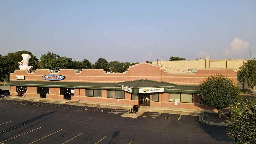 More Photos Of 500 N Green St, Henderson Freestanding For Lease