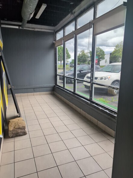 More Photos Of 45788 Woodward Ave, Pontiac Restaurant For Lease