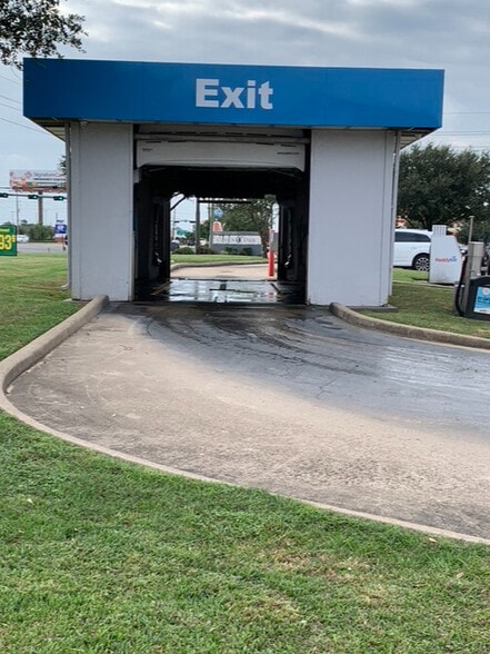 More Photos Of 3454 Texas 6 S, Houston Carwash For Sale