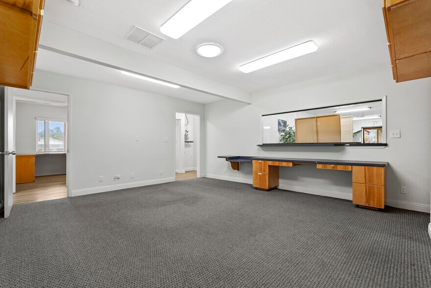 More Photos Of 970 Petit Ave, Ventura Medical For Sale