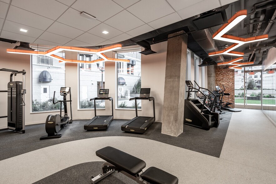 More Photos Of 4350 N Fairfax Dr, Arlington Office For Lease