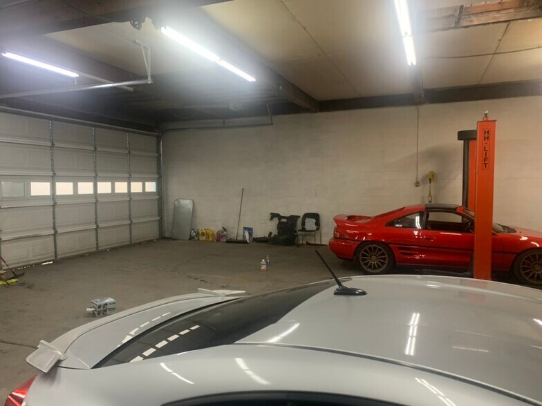 More Photos Of 350 W 1600 S, Salt Lake City Auto Repair For Sale