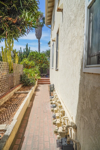 More Photos Of 2114 Abbott St, San Diego Apartments For Sale
