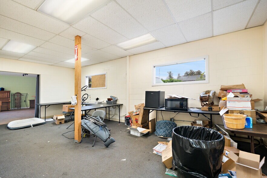 More Photos Of 209 S Sequim Ave, Sequim General Retail For Lease