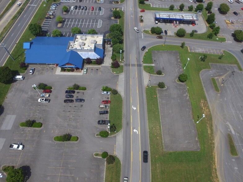 More Photos Of 504 Crockett Trace Dr, Morristown Restaurant For Sale