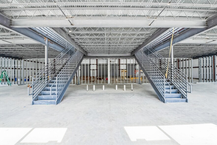 More Photos Of 1703 Roundrock Dr, Raleigh Flex For Lease