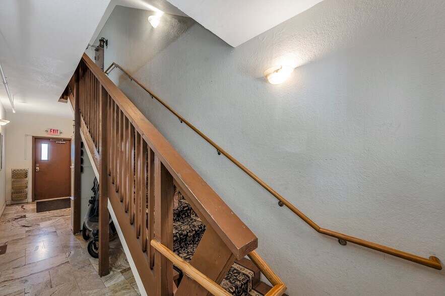 More Photos Of 1809 Gulf Blvd, Indian Rocks Beach Apartments For Sale