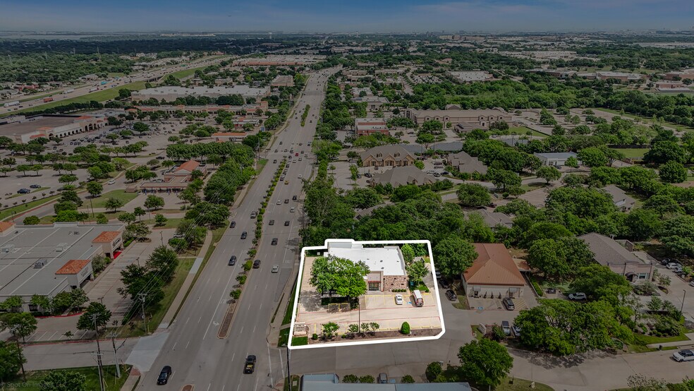More Photos Of 1695 E Southlake Blvd, Southlake Freestanding For Lease