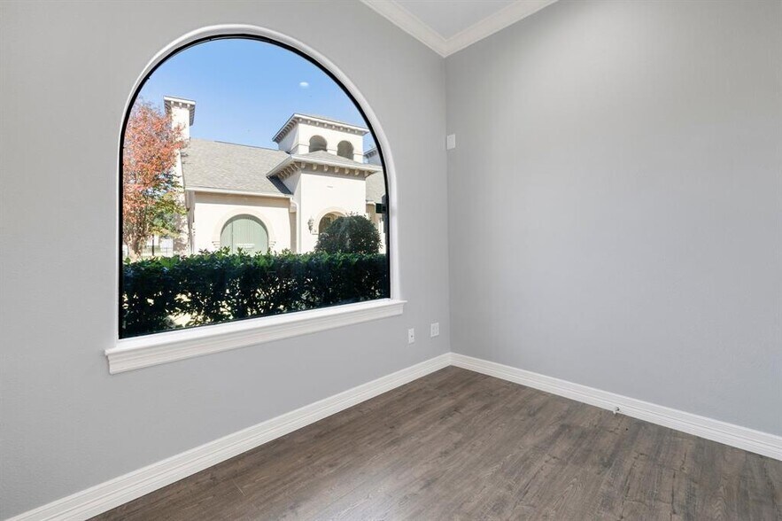 More Photos Of 12832 Willow Centre Dr, Houston Office Residential For Sale