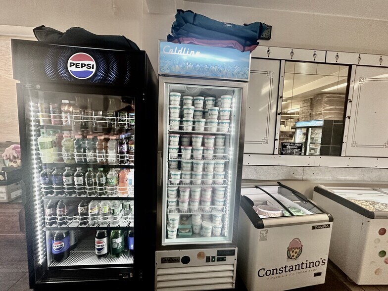 More Photos Of 136 Hamilton Ave, Greenwich Storefront Retail Residential For Lease