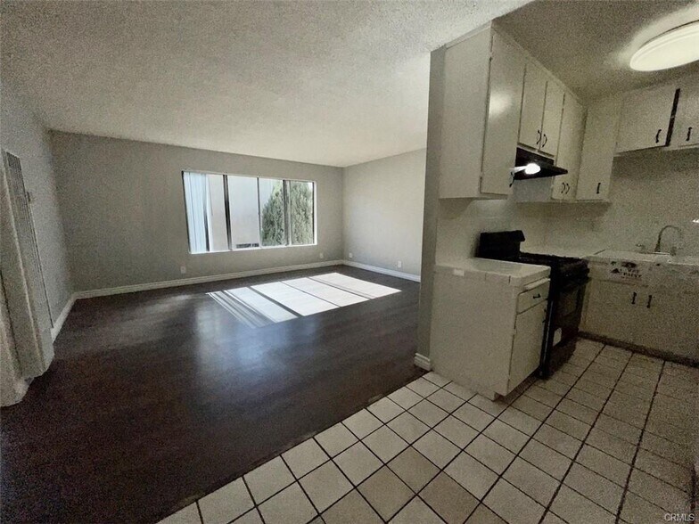 More Photos Of 13717 Chadron Ave, Hawthorne Apartments For Sale