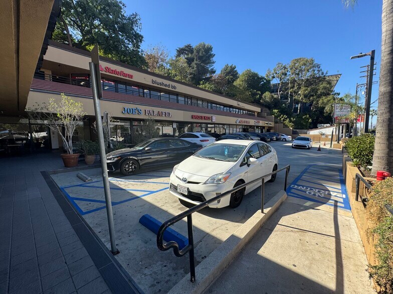 More Photos Of 3535 Cahuenga Blvd W, Studio City Storefront Retail Office For Lease