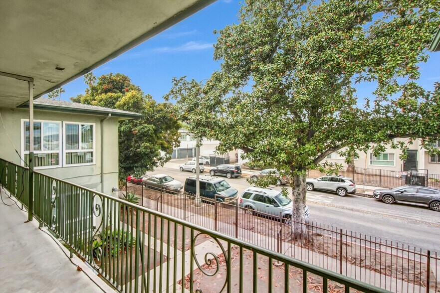 More Photos Of 4936 Coliseum St, Los Angeles Multifamily For Sale
