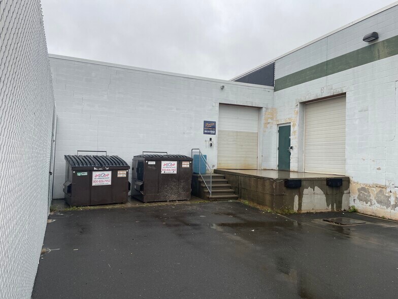 More Photos Of 240 Sargent Dr, New Haven Manufacturing For Lease