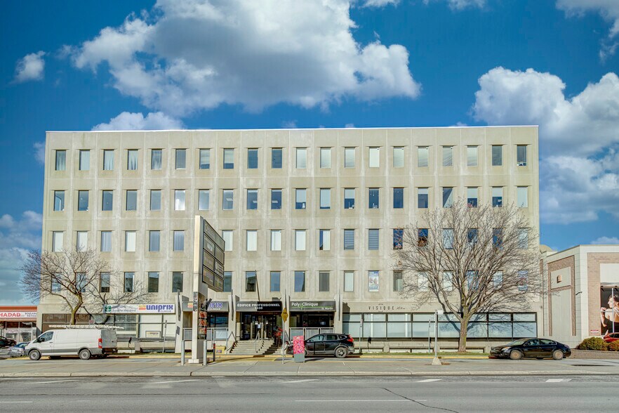 More Photos Of 1435 Boul Saint-Martin O, Laval Office For Lease
