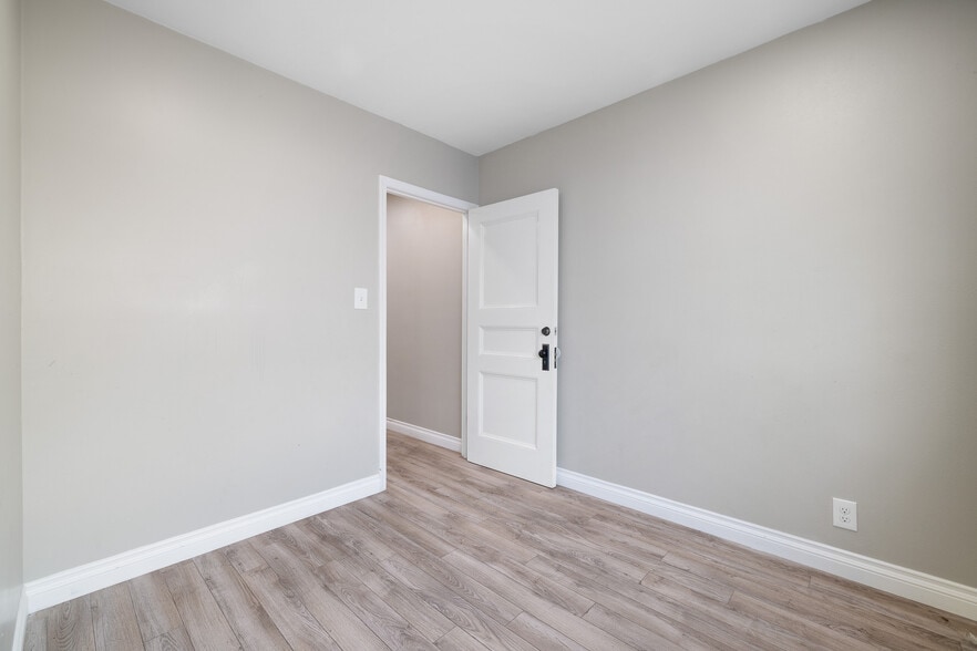 More Photos Of 5709 E Beverly Blvd, Los Angeles Office Residential For Sale