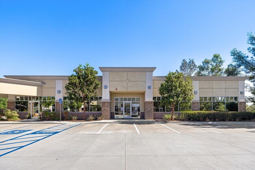 More Photos Of 27871 Smyth Dr, Santa Clarita Medical For Sale