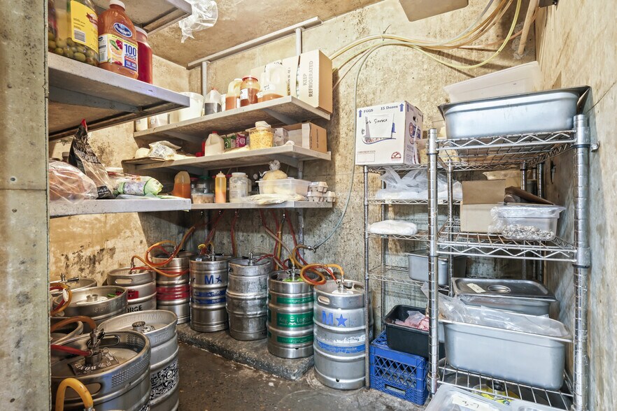 More Photos Of 12035 NE Glisan St, Portland Restaurant For Sale