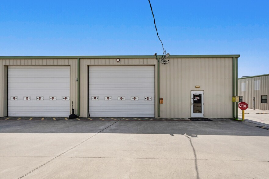 More Photos Of 11703-11711 Spring Cypress Rd, Tomball Unknown For Lease