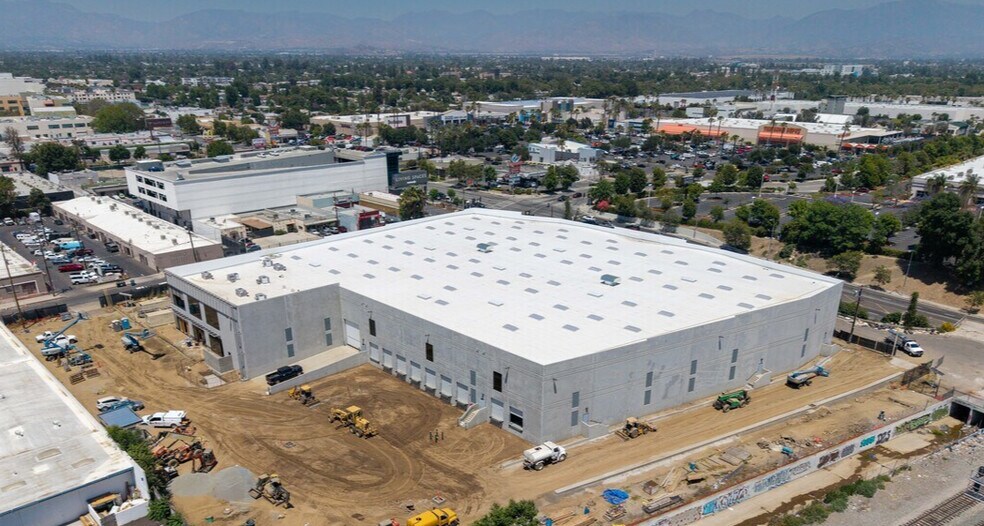 Primary Photo Of 7815 Van Nuys Blvd, Panorama City Distribution For Lease