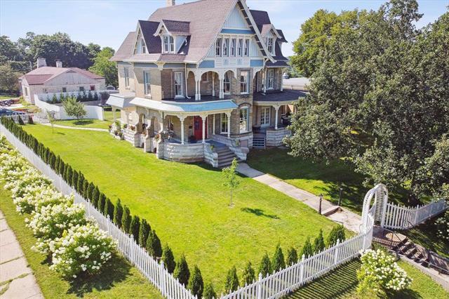 More Photos Of 220 Saint Lawrence Ave, Janesville Storefront Retail Residential For Sale