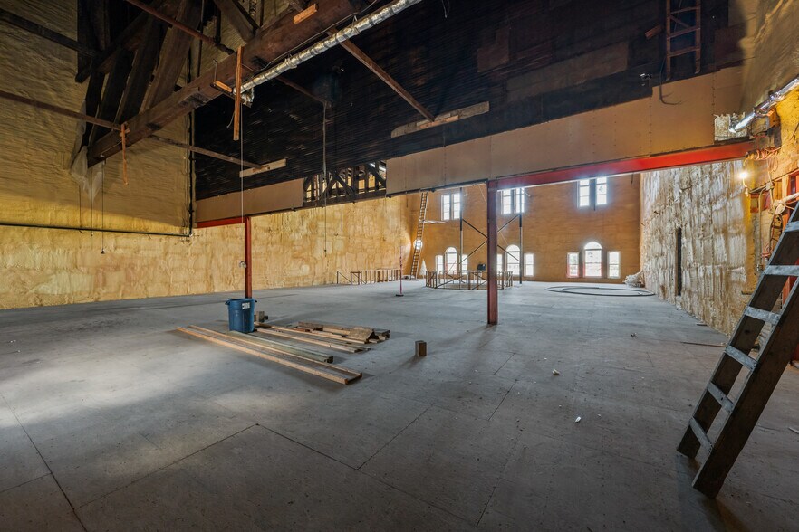More Photos Of 198-204 Main st, Berlin Specialty For Sale