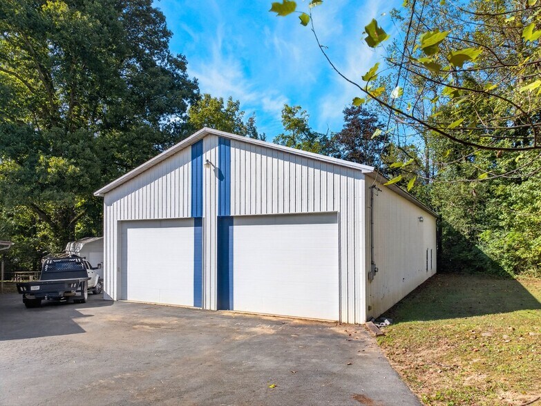 More Photos Of 4925 Hooper Hwy, Cosby Flex For Sale