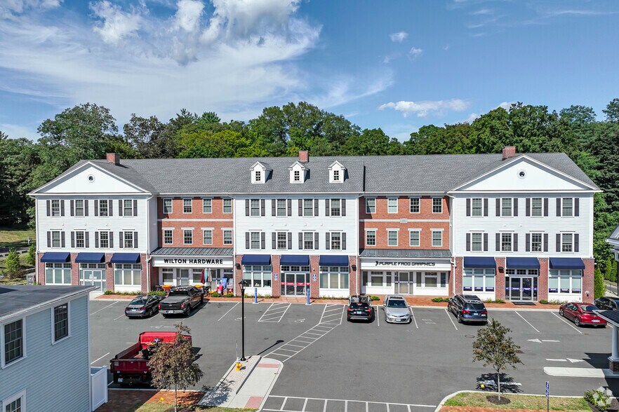More Photos Of 200 Danbury Rd, Wilton Freestanding For Lease