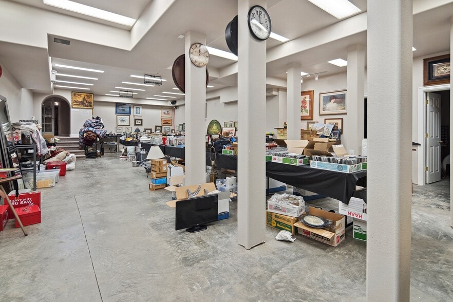 More Photos Of 1500 SE Waverly Dr, Portland Office Residential For Sale