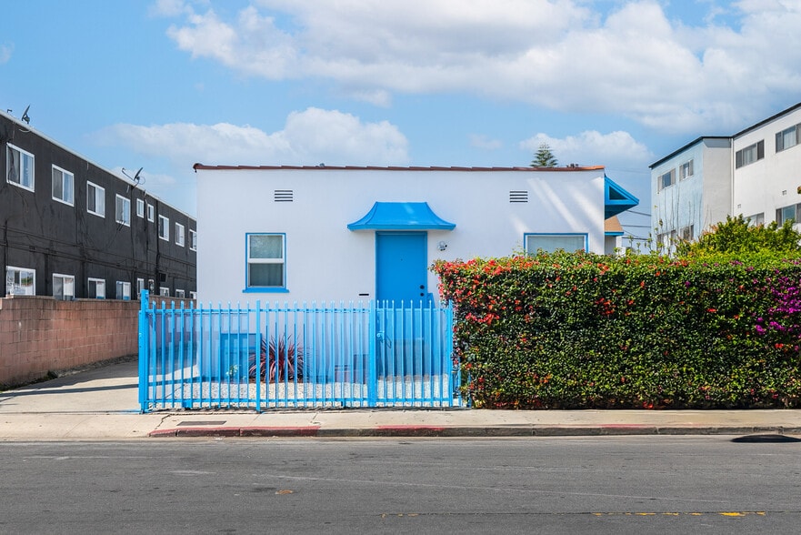 Primary Photo Of 2243-2245 S Ridgeley Dr, Los Angeles Apartments For Sale