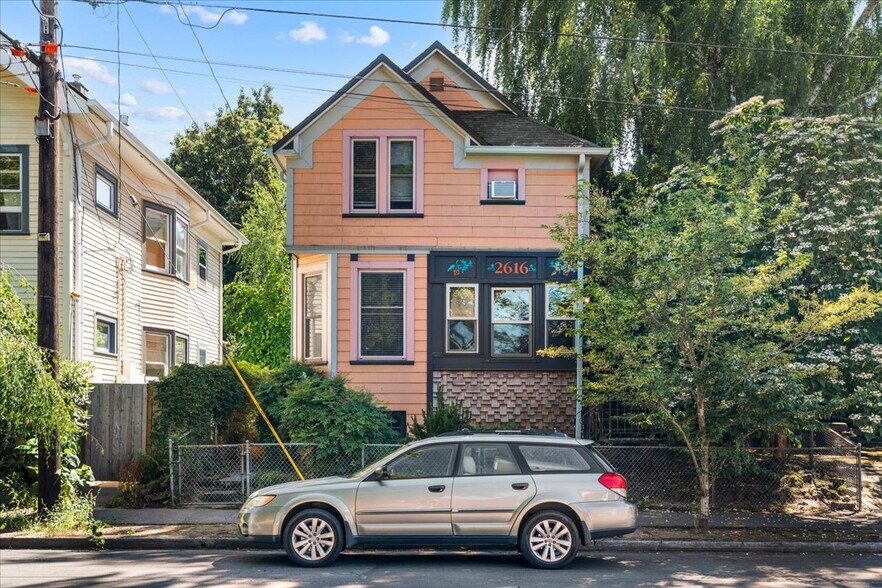 Primary Photo Of 2616 SE Pine St, Portland Apartments For Sale