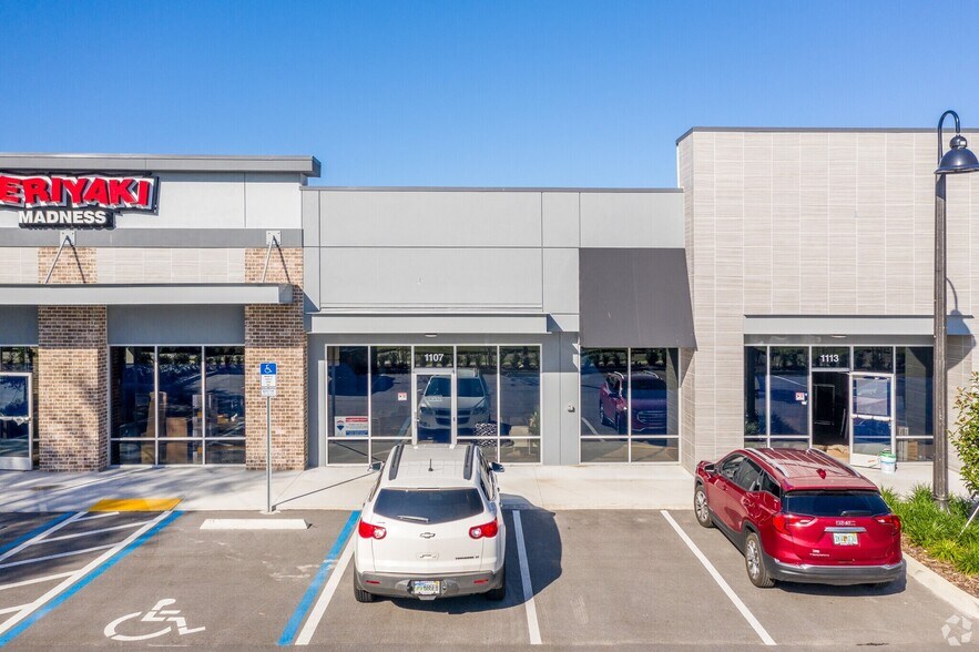 More Photos Of Oviedo On The Park, Oviedo Restaurant For Lease