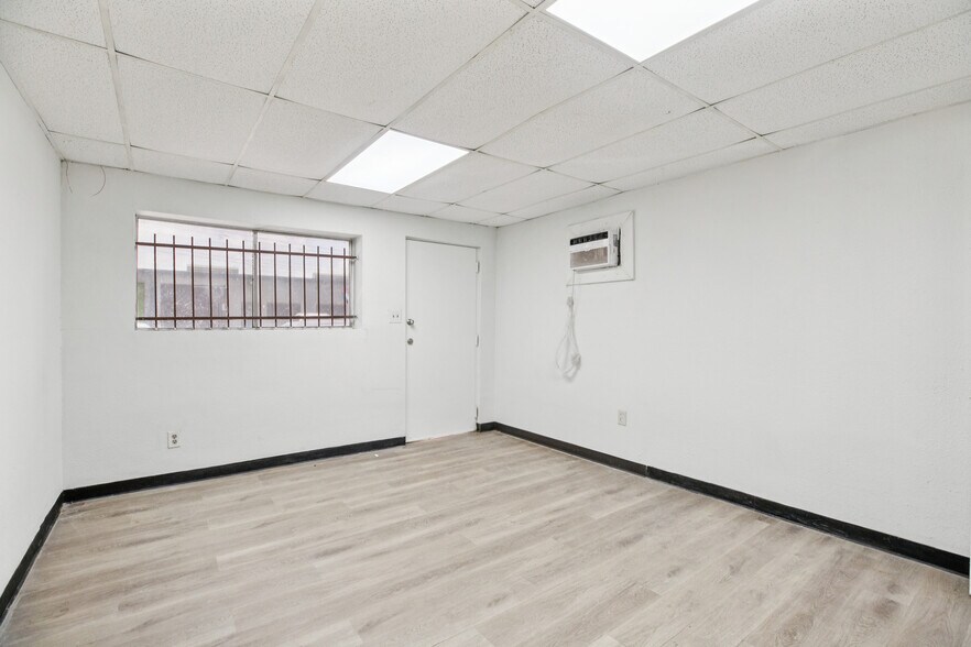 More Photos Of 11430 Bissonnet St, Houston Warehouse For Lease