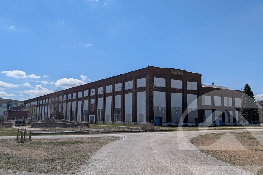 More Photos Of 409 W Jameson Ave, Battle Creek Industrial For Sale