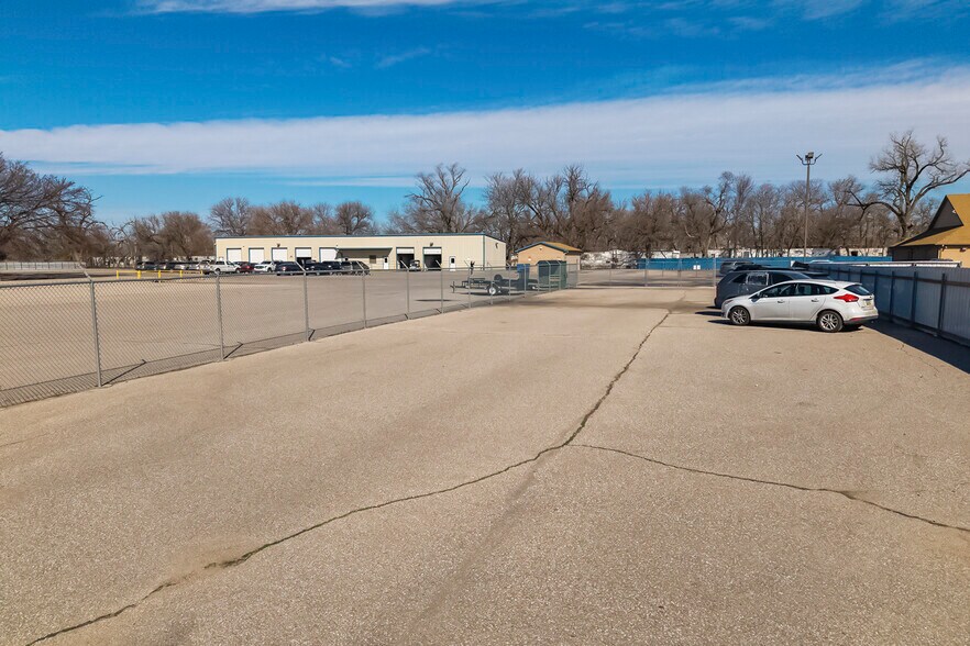 More Photos Of 3101 S Broadway St, Wichita Freestanding For Sale