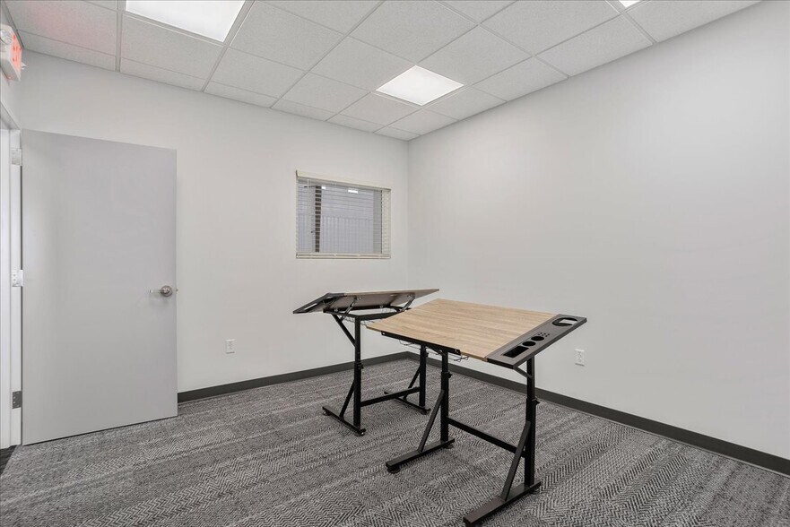 More Photos Of Mckinney Drive, Cheyenne Manufacturing For Lease