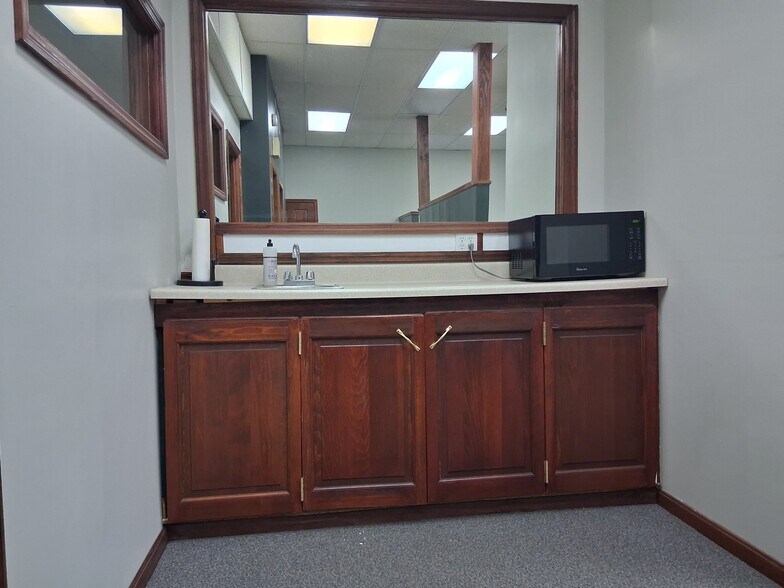 More Photos Of 1370 N Fairfield Rd, Beavercreek Medical For Lease