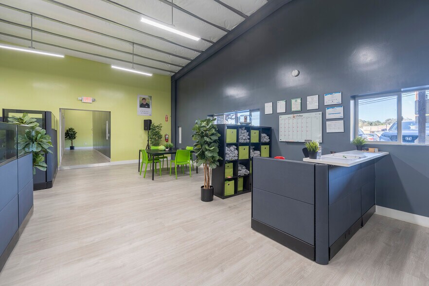 More Photos Of 2075 N Twin Oaks Valley Rd, San Marcos Garden Center For Lease