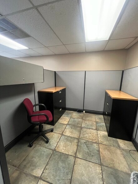 More Photos Of 201 N Ann Arbor Ave, Oklahoma City Showroom For Lease